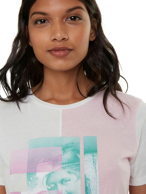 

Desigual Women White & Pink Printed Round Neck T-shirt
