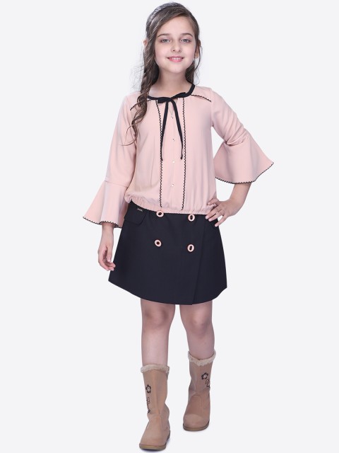 

CUTECUMBER Girls Pink & Black Solid Top with Skirt