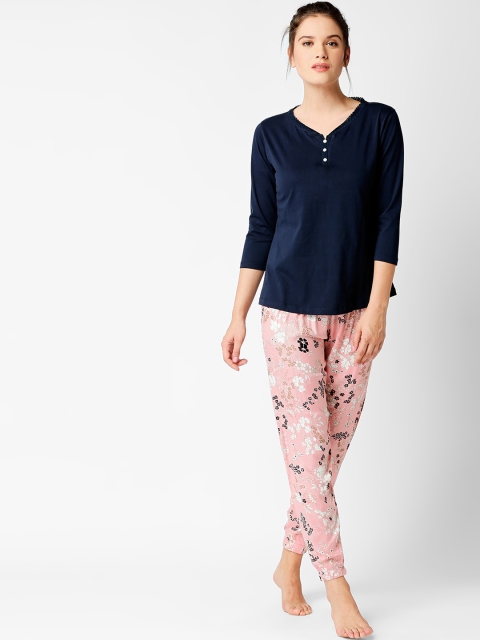 

I like me Women Peach-Coloured & Navy Blue Printed Night suit