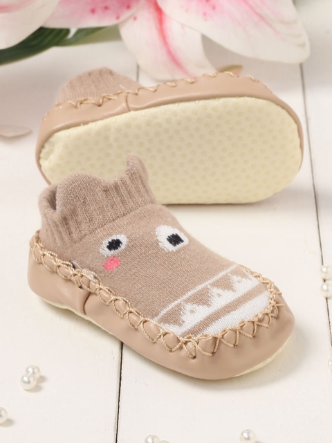 

Walktrendy Infant Girls Beige Anti-Slip Grip Booties