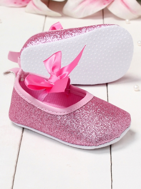 

Walktrendy Infant Girls Pink Solid Bow Applique Booties