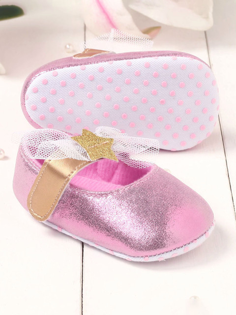 

Walktrendy Infant Girls Pink Star Applique Booties