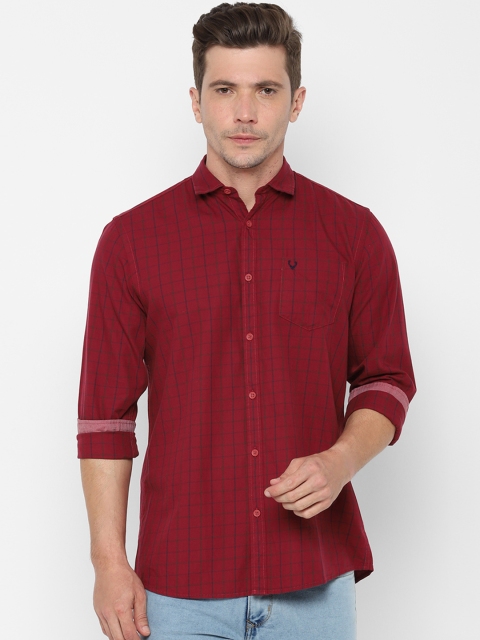 

Solly Jeans Co. Men Maroon Regular Fit Checked Casual Shirt