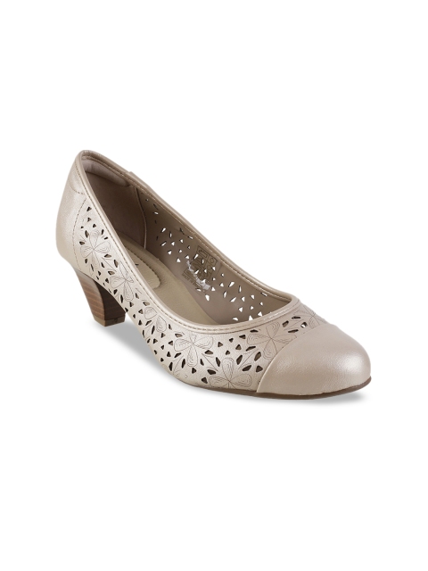 

Metro Women Beige Textured Pumps