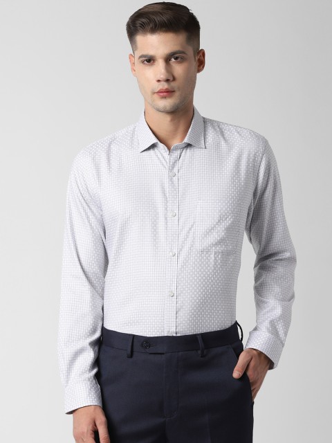 

Peter England Men Off-White Checked Regular Fit Formal Shirt