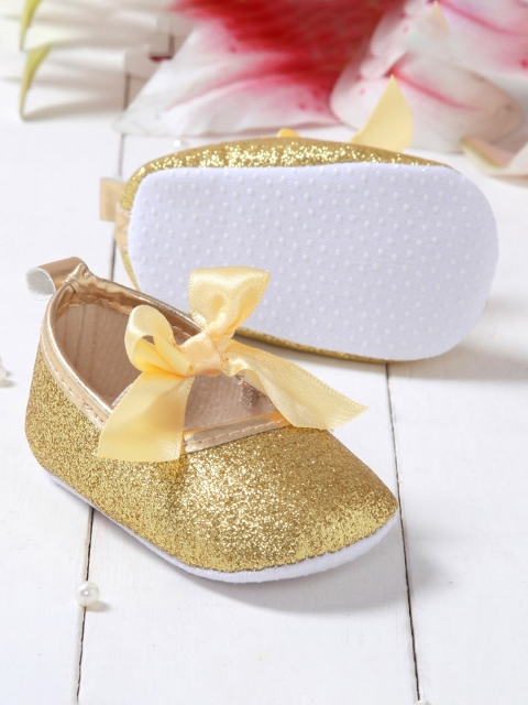 

Walktrendy Infant Girls Gold-Toned Textured Mary Jane Booties