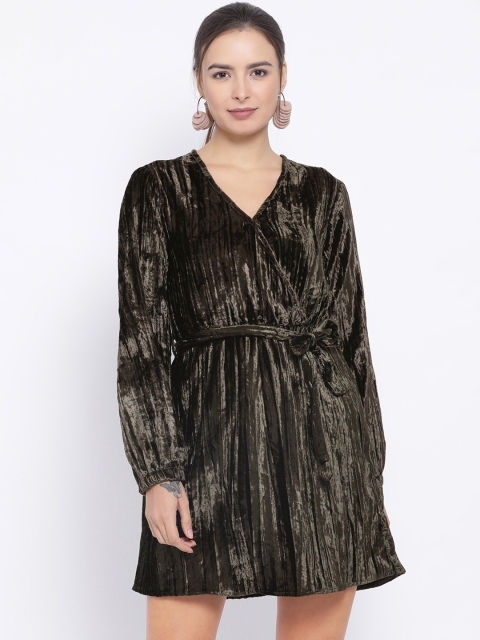 

Oxolloxo Women Solid Green Wrap Dress