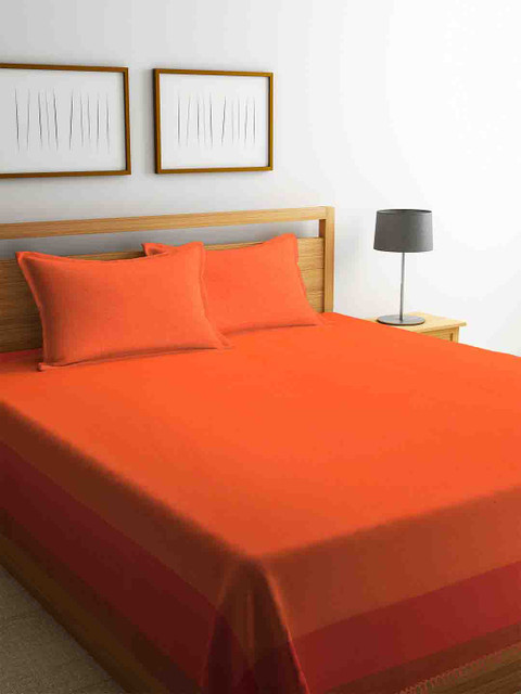 

NEUDIS Orange & Red Colourblocked Double Bed Cover with 2 Pillow Covers