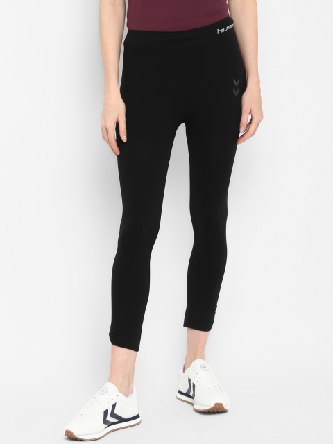 

Hummel Women Black Solid Three-Fourth Length Tights