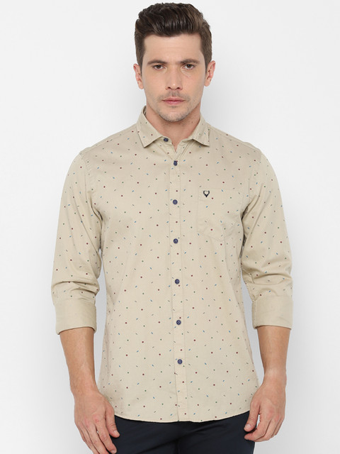 

Solly Jeans Co. Men Beige Regular Fit Printed Casual Shirt