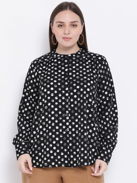 

Oxolloxo Women Black & White Regular Fit Printed Longline Casual Shirt