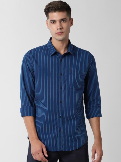 

Peter England Casuals Men Blue Slim Fit Striped Casual Shirt