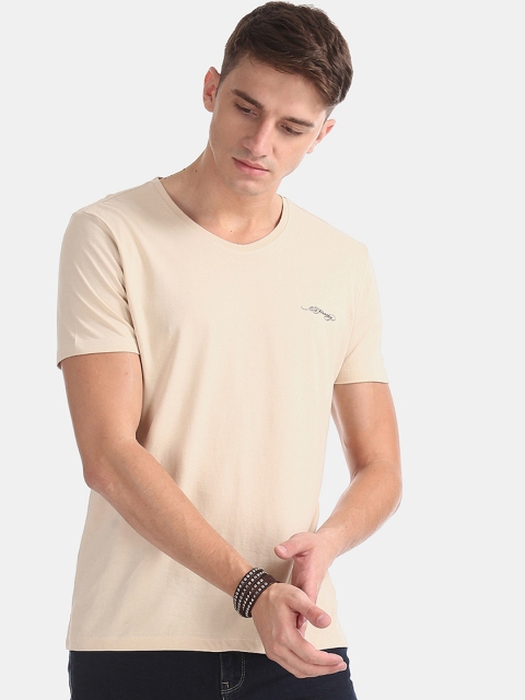 

Ed Hardy Men Beige Solid Slim Fit Round Neck Pure Cotton T-shirt