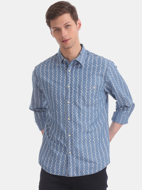 

Aeropostale Men Blue & White Regular Fit Striped Casual Shirt