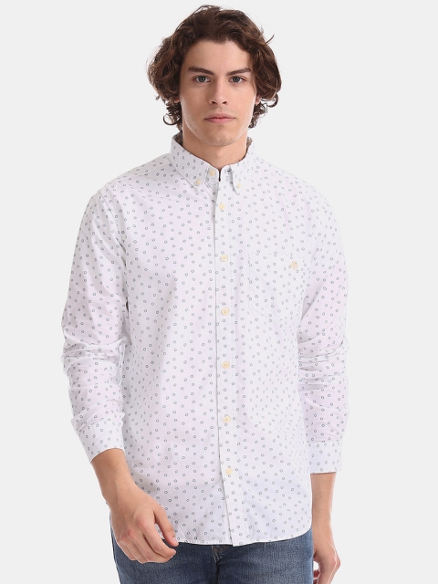 

Aeropostale Men White & Navy Blue Regular Fit Printed Casual Shirt