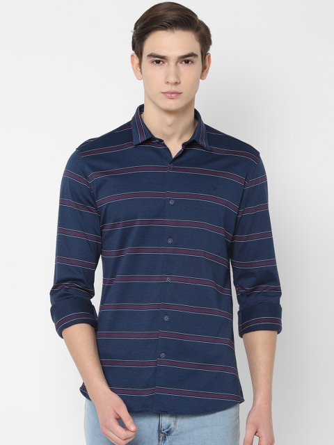

Solly Jeans Co. Men Navy Blue & Red Regular Fit Striped Casual Shirt