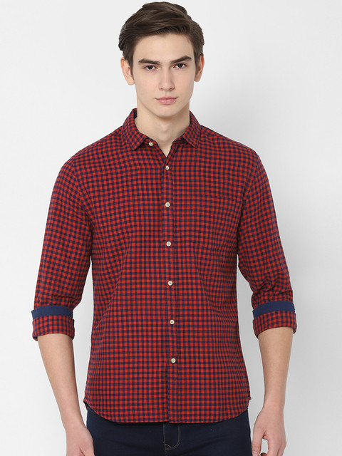 

People Men Red & Navy Blue Regular Fit Checked Casual Shirt