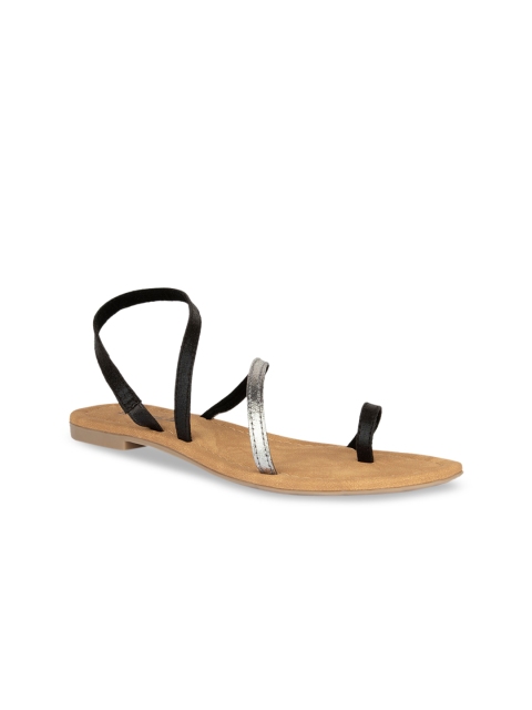 

SOLES Women Black Solid Open Toe Flats