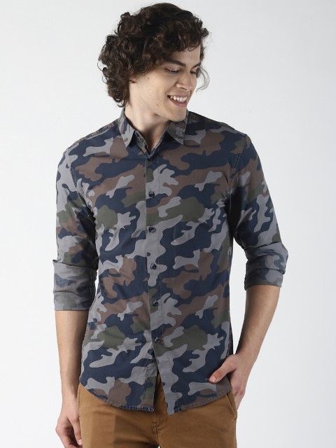 

Blue Saint Men Navy Blue & Brown Slim Fit Printed Casual Shirt