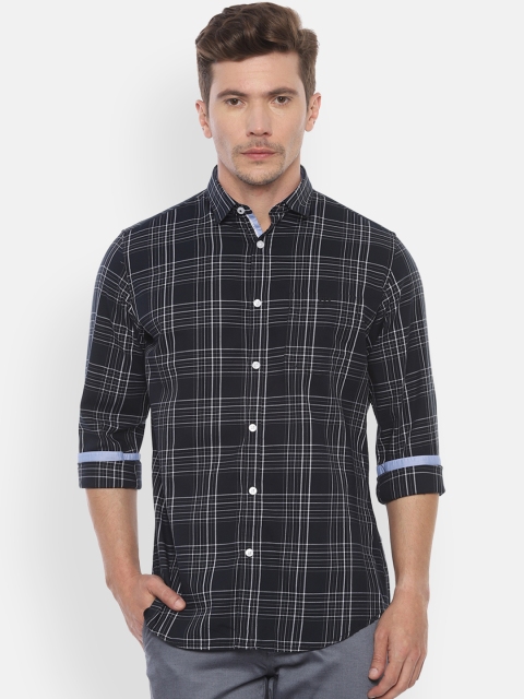 

Van Heusen Sport Men Black & White Slim Fit Checked Casual Shirt