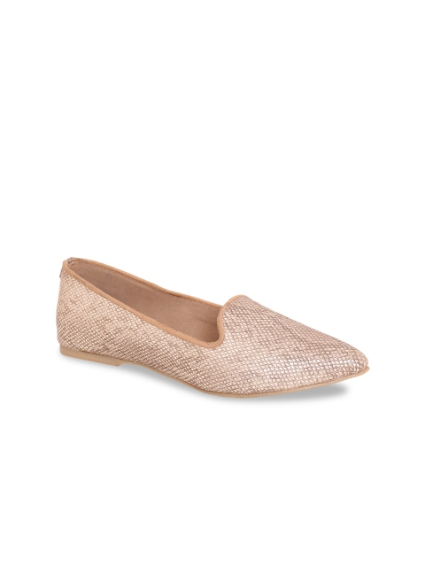

Siendo Desi Women Rose Gold Solid Mojaris