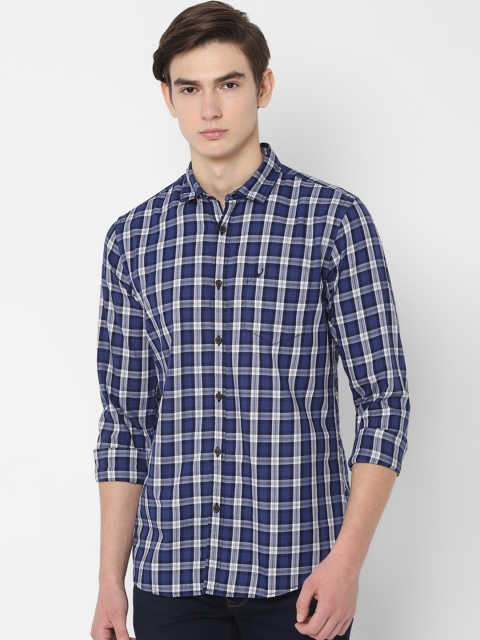 

Solly Jeans Co. Men Blue & White Regular Fit Checked Casual Shirt