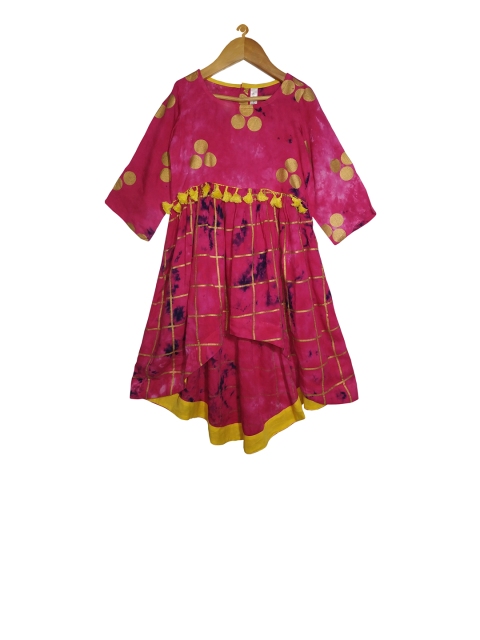 

KiddoPanti Girls Pink & Black Printed Asymmetric A-Line Kurta