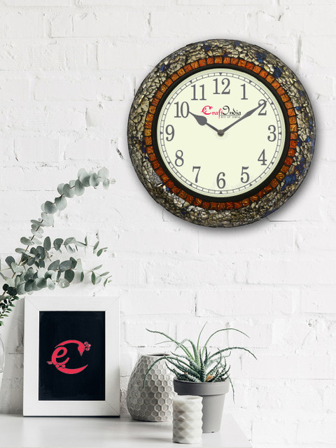 

eCraftIndia Beige & Gold-Toned Handcrafted Round Solid Analogue Wall Clock