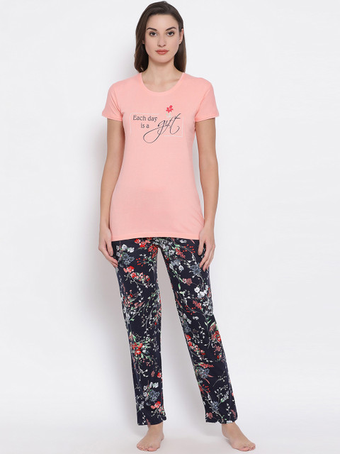 

Clovia Women Peach-Coloured & Navy Blue Printed Night suit