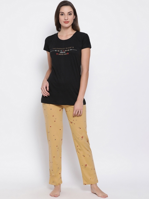 

Clovia Women Black & Mustard Yellow Printed Night suit