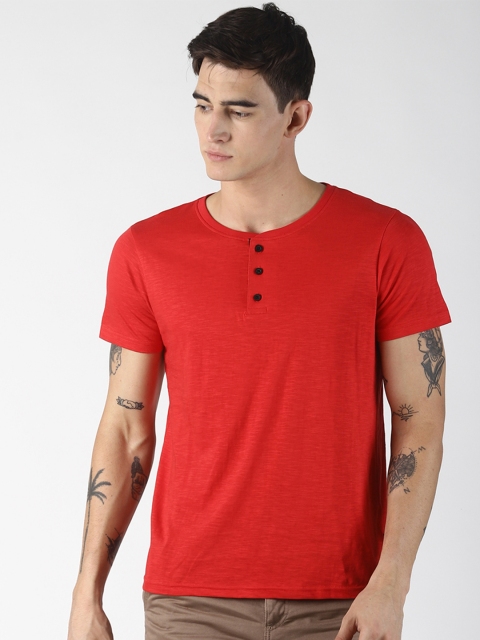 

Blue Saint Men Red Solid Slim Fit Henley Neck T-shirt