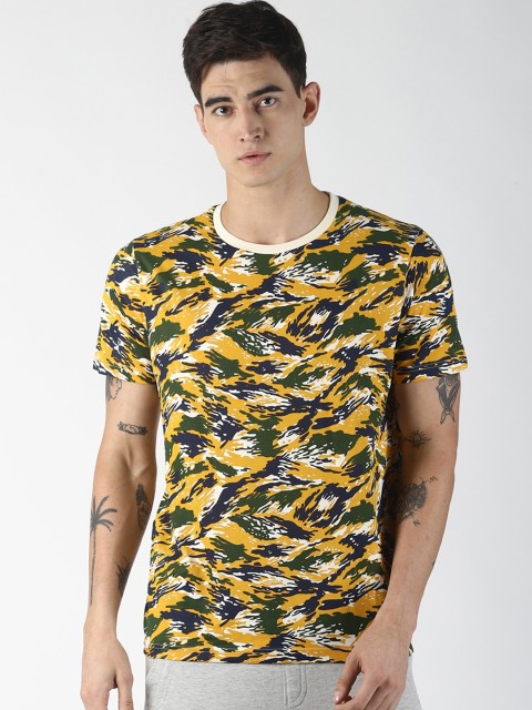 

Blue Saint Men Green & Yellow Printed Slim Fit Round Neck T-shirt
