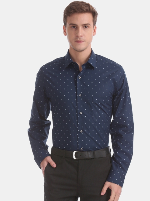 

Arrow Men Blue & White Regular Fit Printed Semiformal Shirt