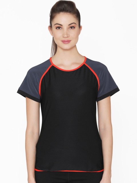 

Clovia Women Black Solid Round Neck T-shirt