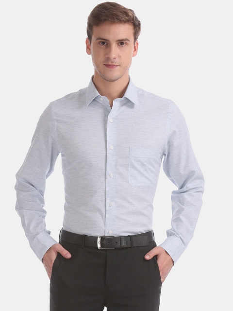 

Arrow Men Blue Regular Fit Solid Semiformal Shirt