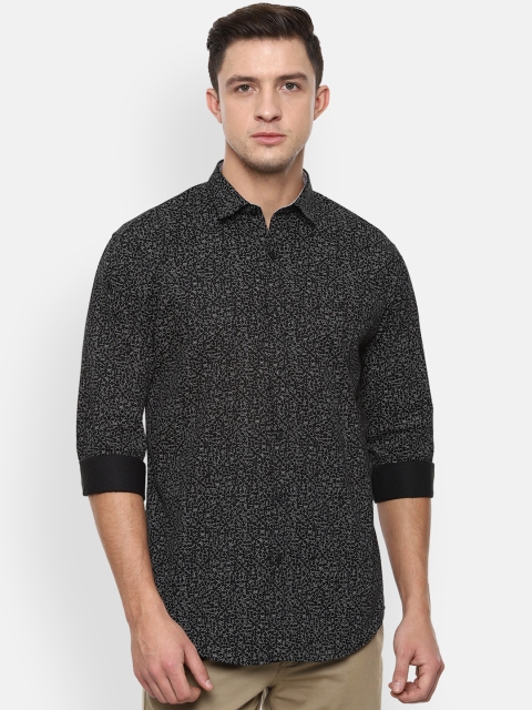 

V Dot Men Black & White Slim Fit Printed Casual Shirt