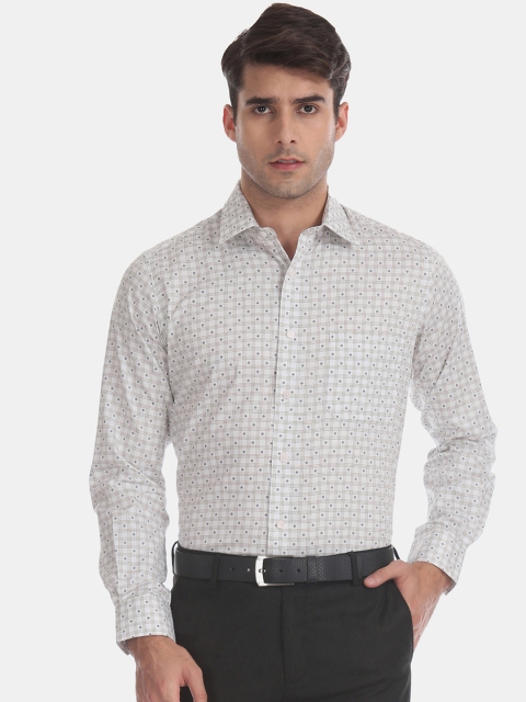 

Arrow Men Off-White & Grey Checked Regular Fit Formal Shirt