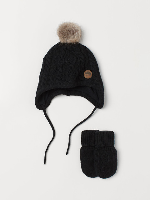 

H&M Girls Black Solid Hat and Mittens