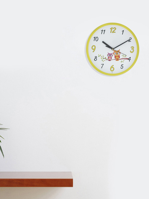 

eCraftIndia Yellow & White Round Printed Analogue Wall Clock