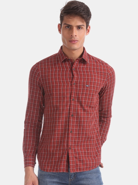 

Arrow Sport Men Rust Red & White Slim Fit Checked Casual Shirt