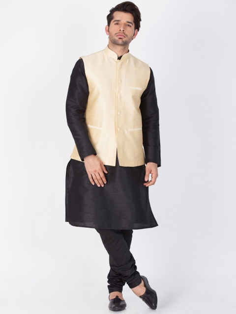 

VASTRAMAY Men Black Solid Kurta Set