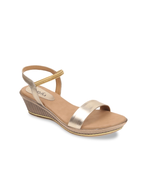 

VALIOSAA Women Gold-Toned Solid Sandals