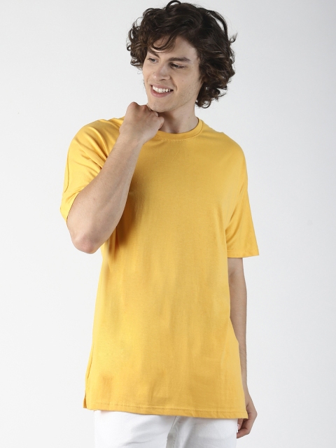 

Blue Saint Men Yellow Solid Round Neck T-shirt