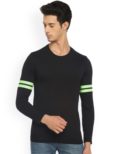 BLISTON Men Black Solid Slim Fit Round Neck T-shirt