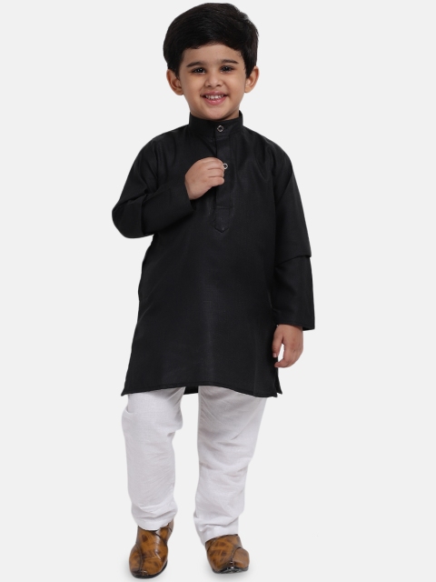 

BownBee Boys Black & White Solid Kurta with Pyjamas