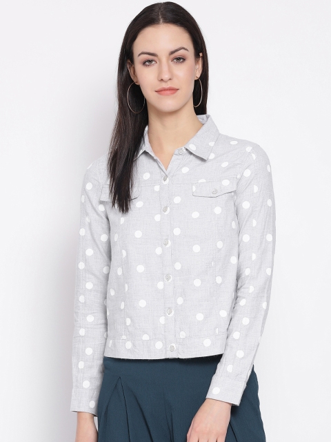 

Oxolloxo Women Grey & Off-White Regular Fit Printed Casual Shirt