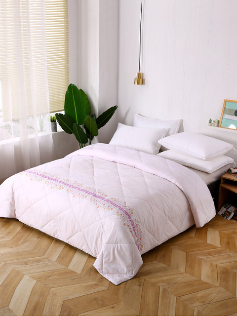 

URBAN DREAM White & Pink Floral AC Room 120 GSM Double Bed Comforter