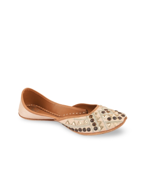 

Jutti Express Women Cream-Coloured Embellished Leather Mojaris