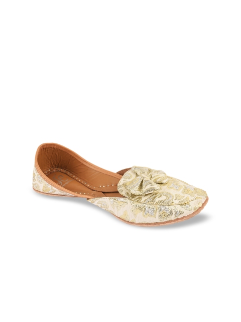 

Jutti Express Women Cream-Coloured Woven Design Leather Mojaris