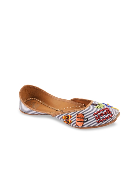 

Jutti Express Women Blue & White Printed Embellished Leather Mojaris